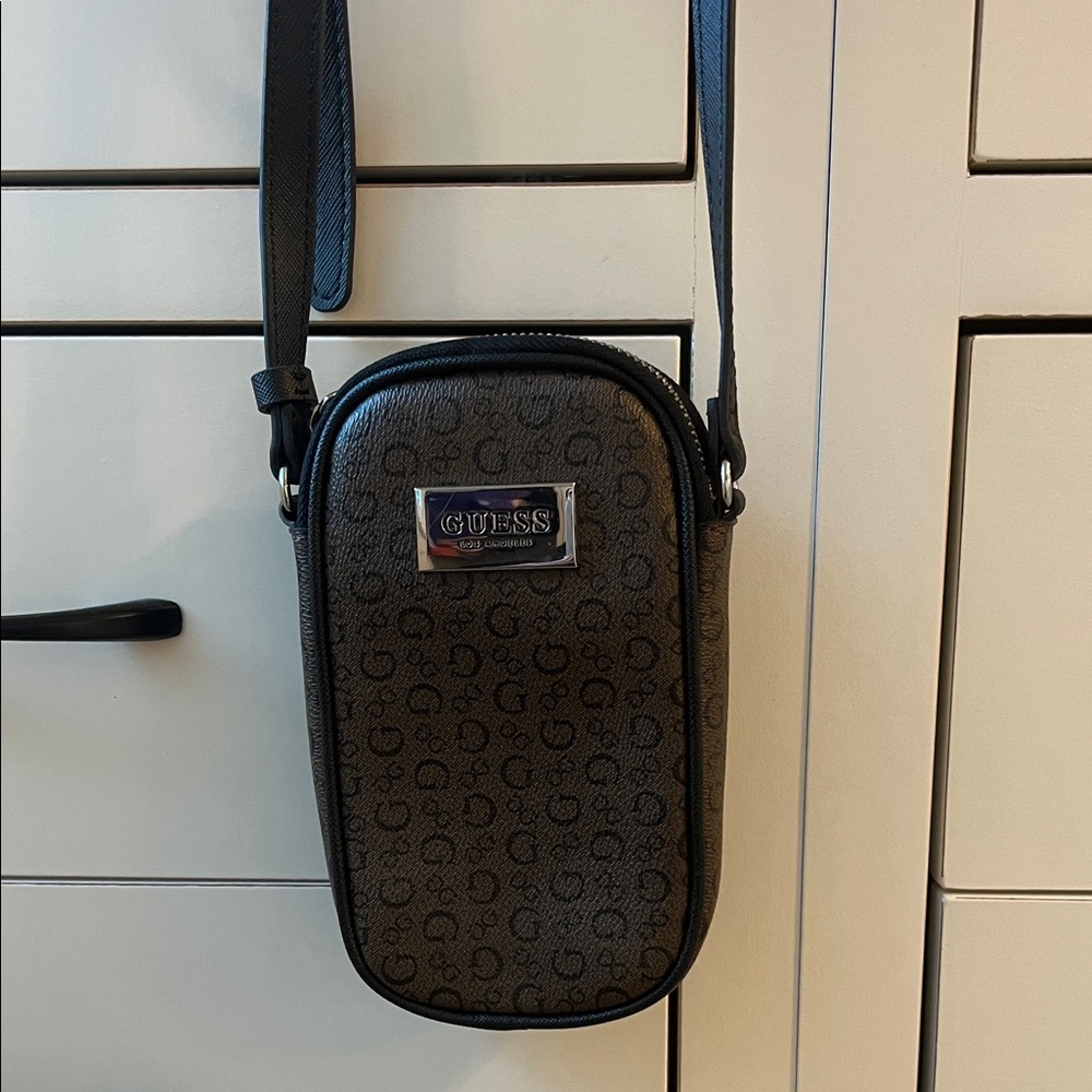 Guess Black and Brown Women’s Cell Phone Wallet Bag